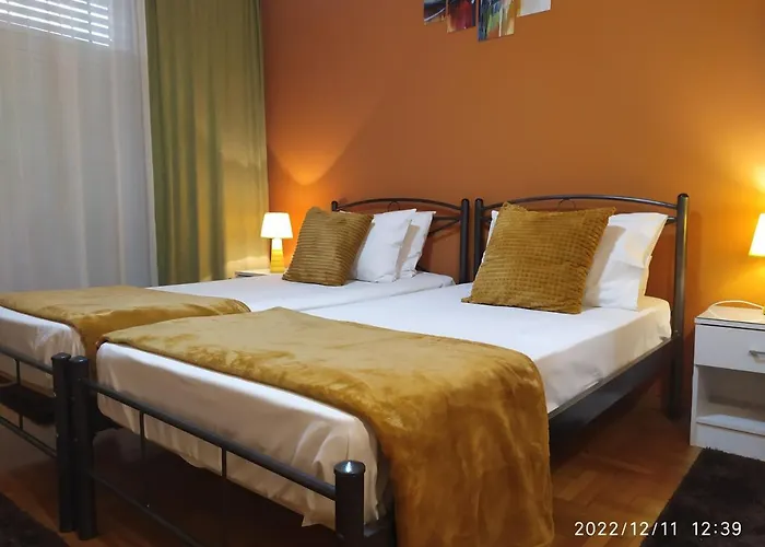 Anna's Flat No2- 2 Bedroom *